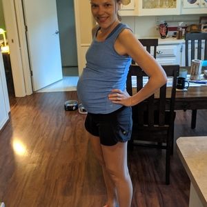 Old Navy Maternity Workout Shirt Size Small